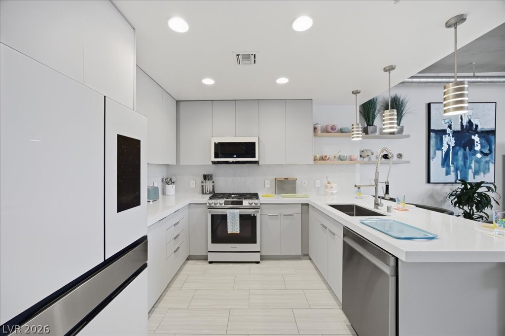 Photo 11 of 29, 353 E Bonneville Avenue #121