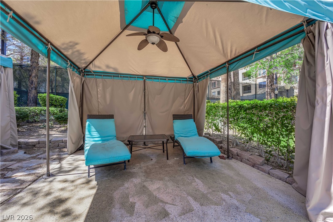 Photo 8 of 52, 220 E Flamingo Road #117