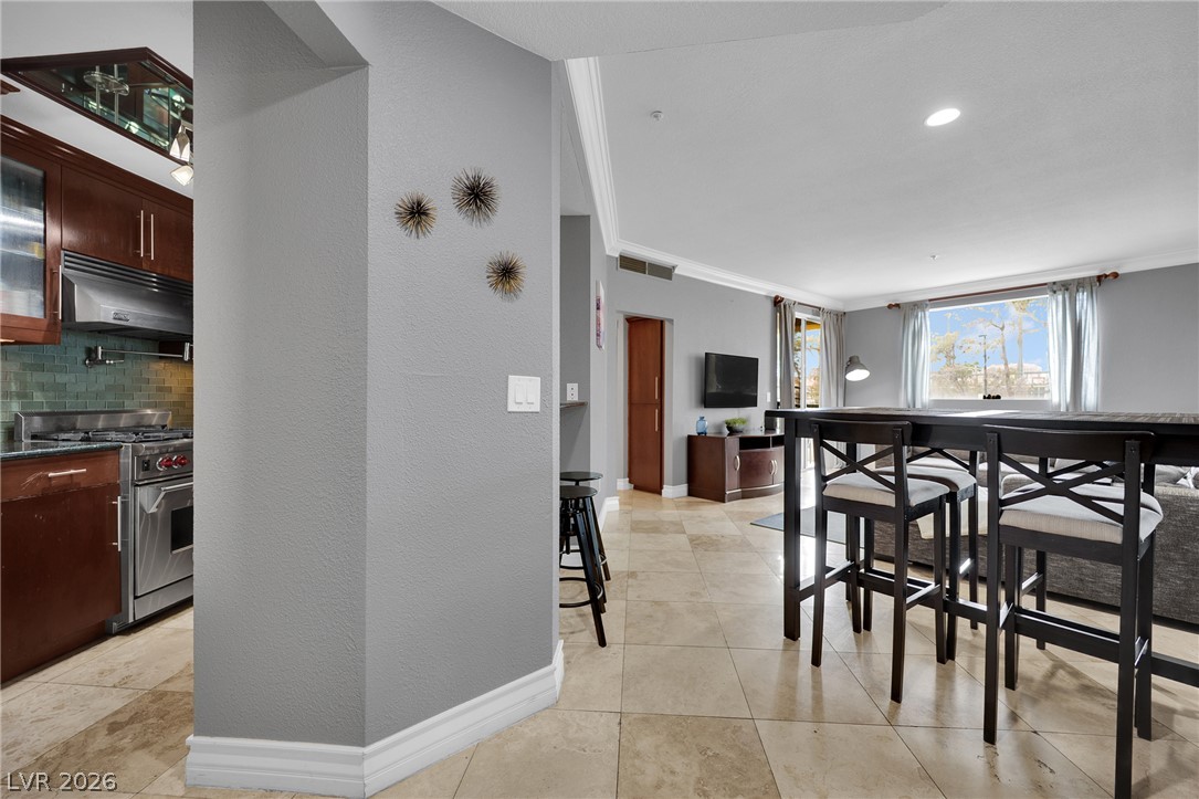 Photo 10 of 52, 220 E Flamingo Road #117