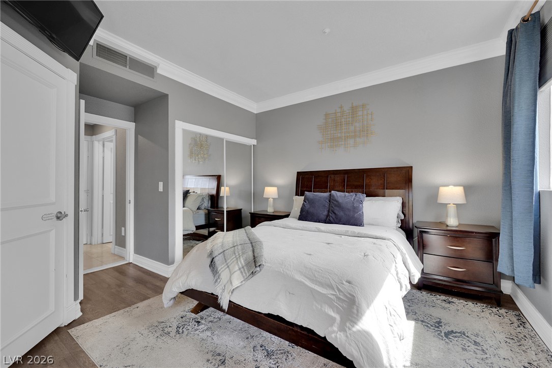 Photo 21 of 52, 220 E Flamingo Road #117