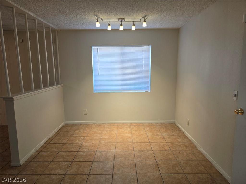 Photo 8 of 40, 5289 Reeder Circle