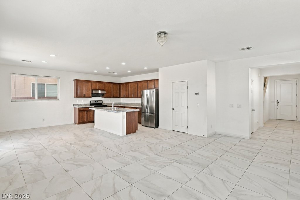 Photo 7 of 42, 4722 Challenger Street