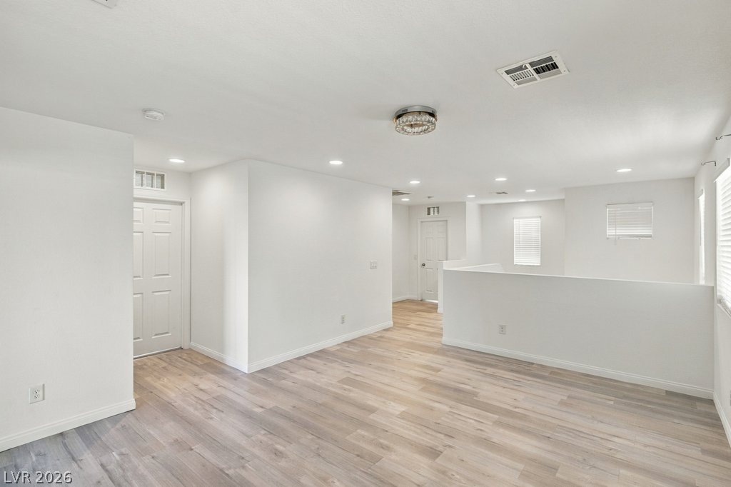 Photo 18 of 42, 4722 Challenger Street