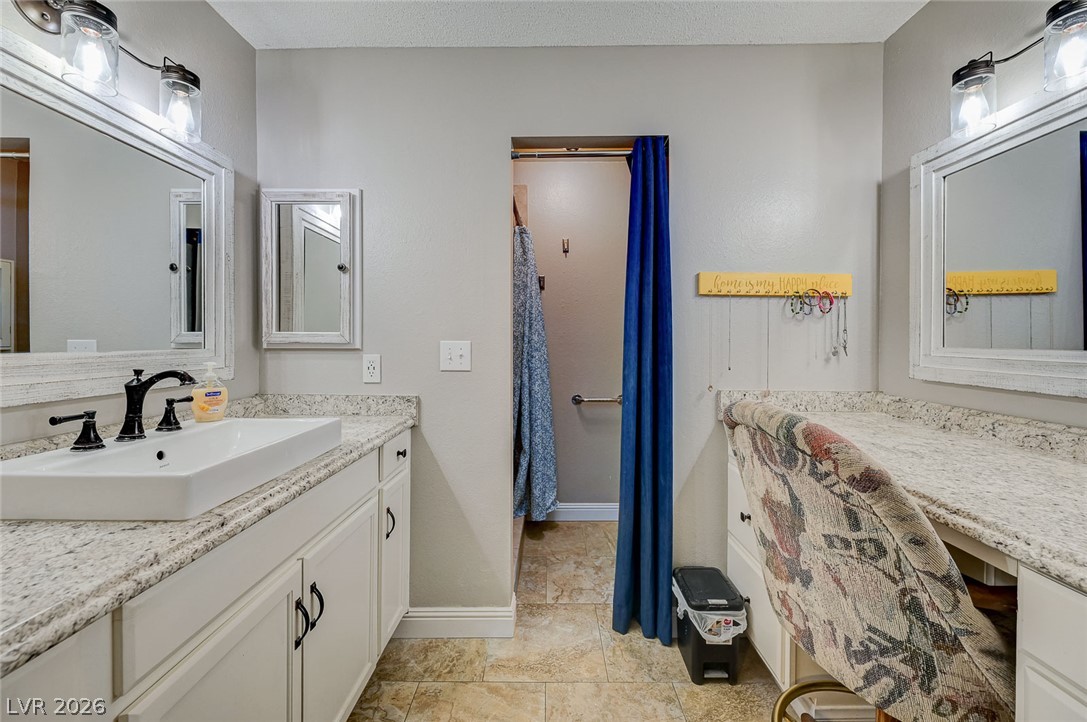 Photo 7 of 44, 1518 Della Court