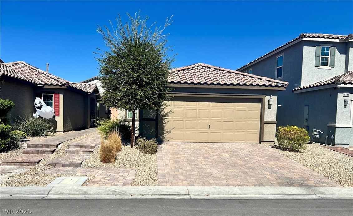 6594 Secret Grove Avenue, Las Vegas