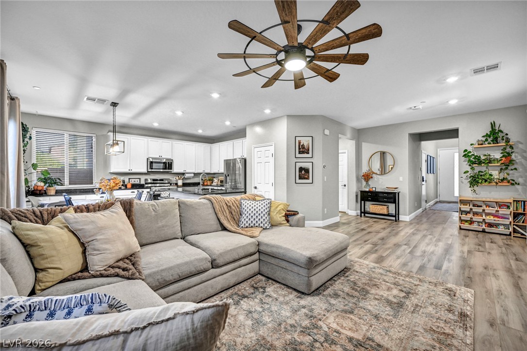 Photo 8 of 50, 3212 Primrose Creek Court
