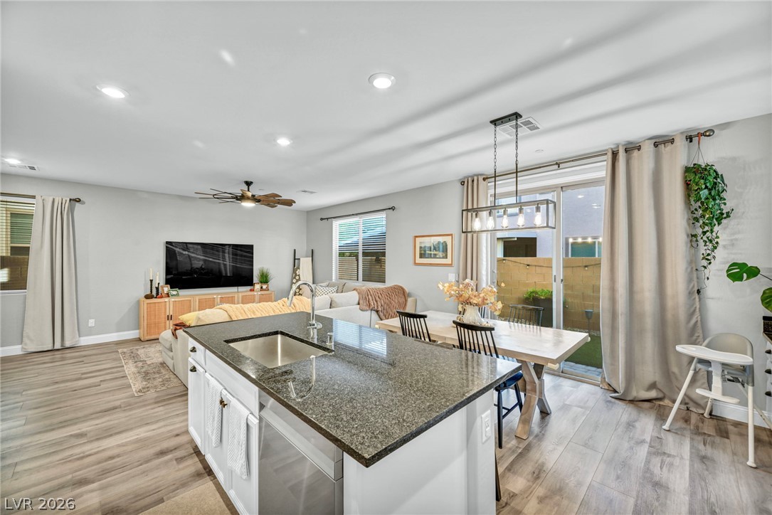 Photo 14 of 50, 3212 Primrose Creek Court