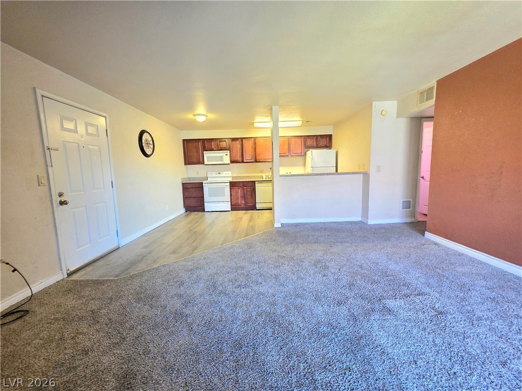 Photo 9 of 38, 4470 Sandy River Drive #54