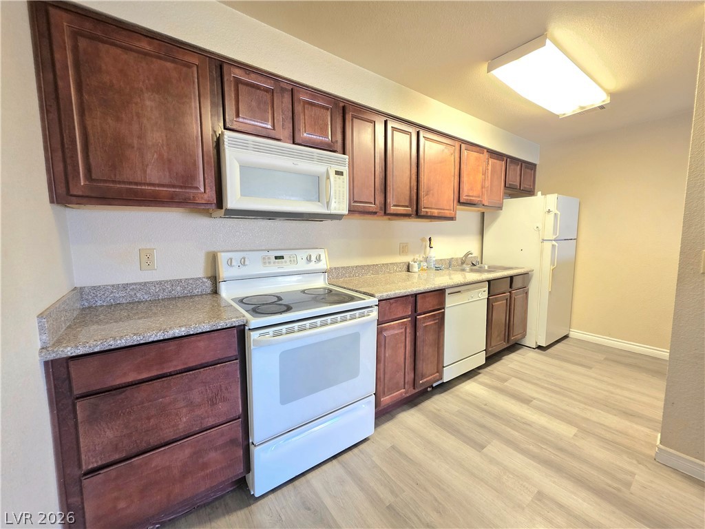 Photo 13 of 38, 4470 Sandy River Drive #54