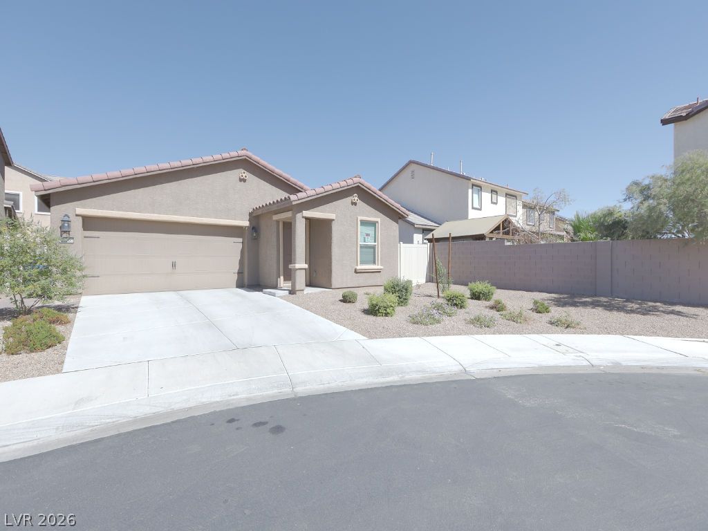 Photo 4 of 626 Abrazar Avenue