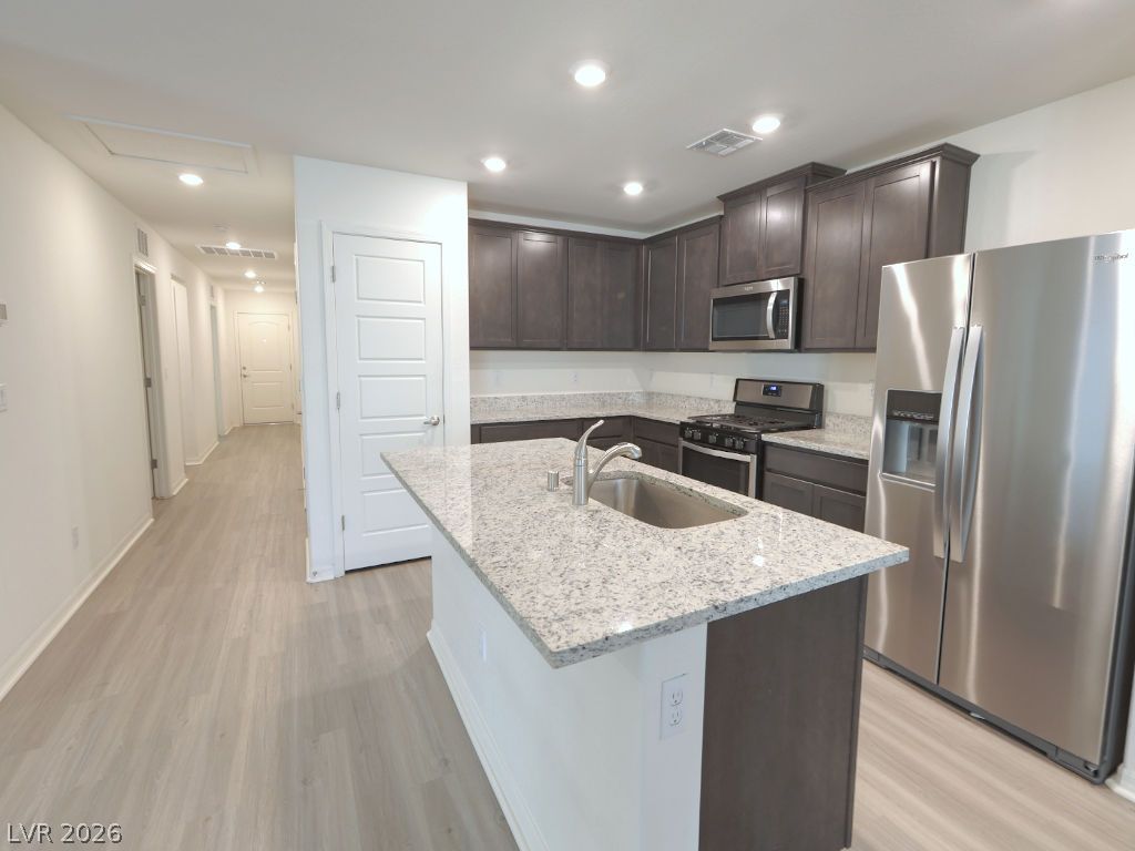 Photo 9 of 40, 626 Abrazar Avenue
