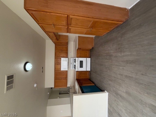 Photo 6 of 29, 2506 Lady Elizabeth Court