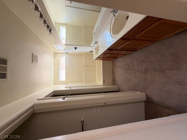 Photo 12 of 29, 2506 Lady Elizabeth Court