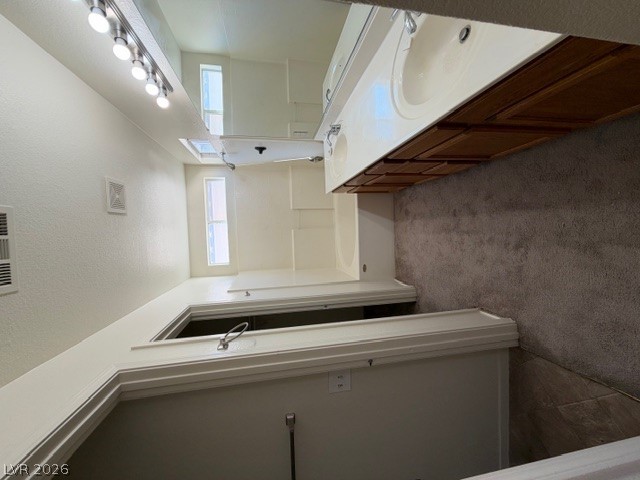 Photo 14 of 29, 2506 Lady Elizabeth Court