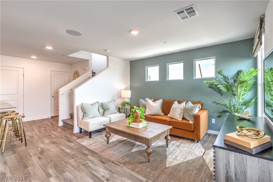 Photo 6 of 33, 923 Black Heron Street