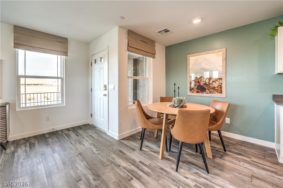 Photo 9 of 33, 923 Black Heron Street