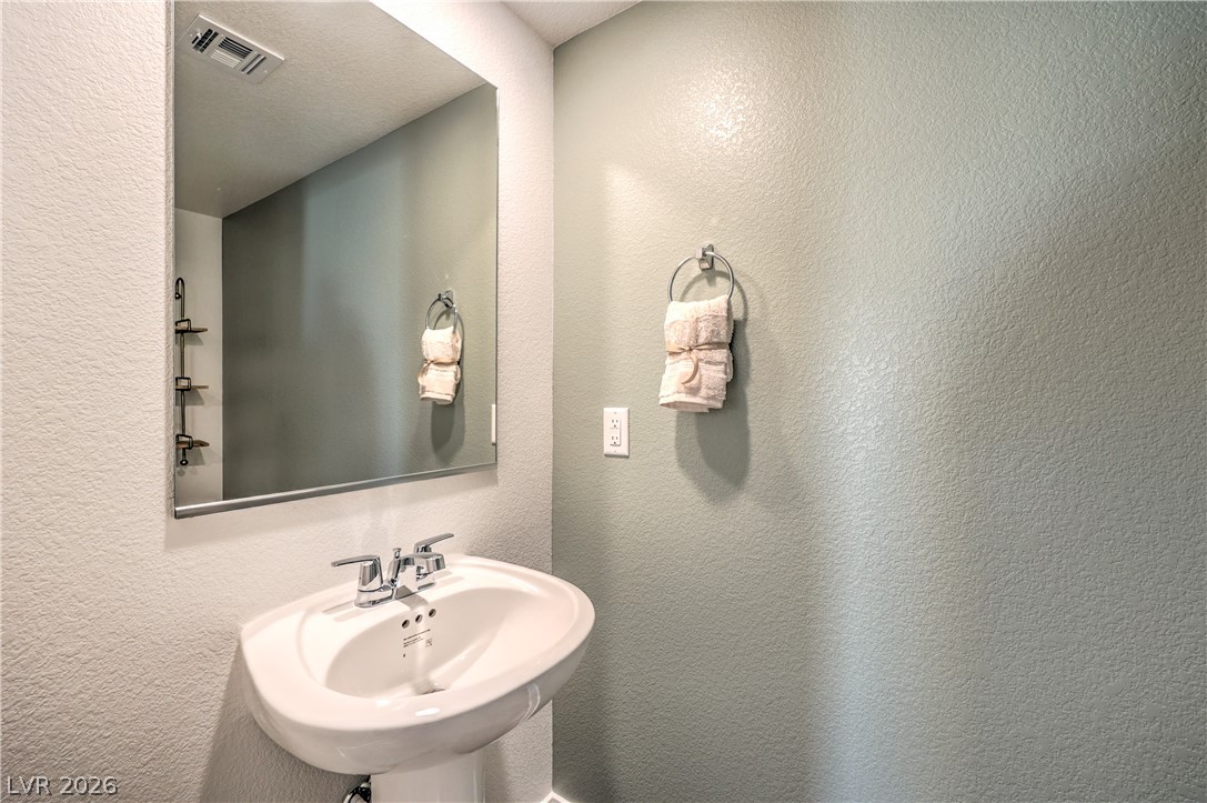 Photo 14 of 33, 923 Black Heron Street
