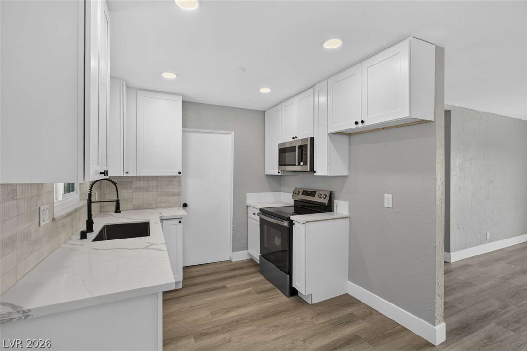 Photo 6 of 39, 1669 N G Street