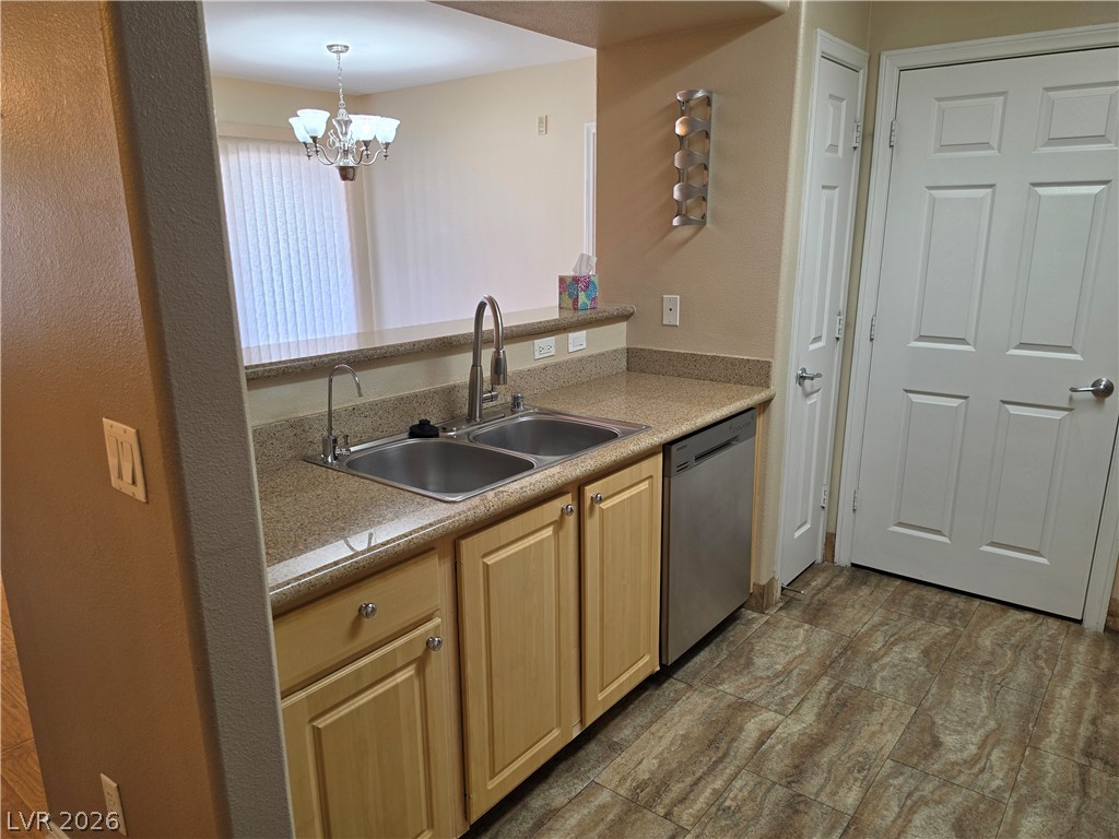 Photo 29 of 41, 8000 W Badura Avenue #2111