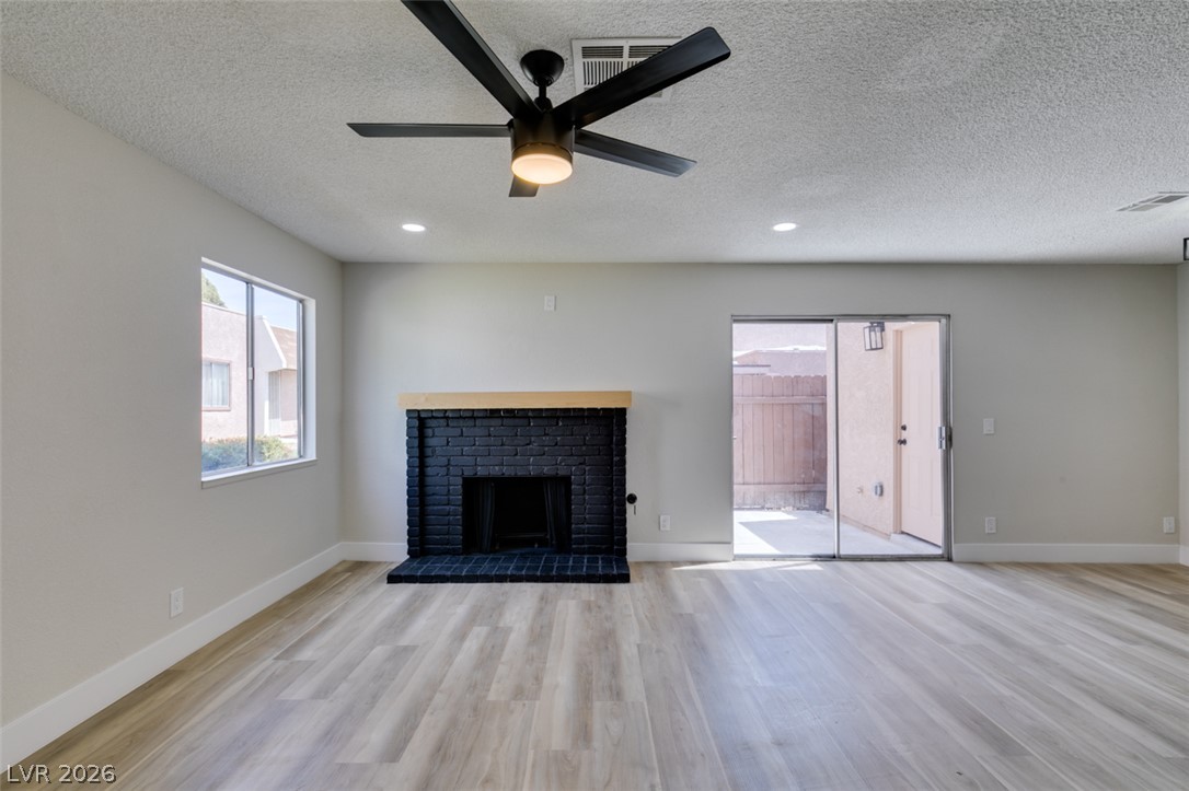 Photo 9 of 43, 3638 Villa Knolls East Drive