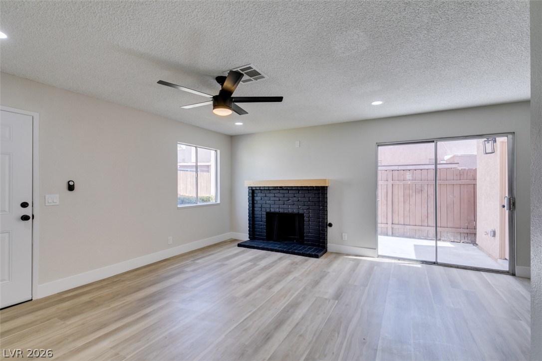 Photo 10 of 43, 3638 Villa Knolls East Drive