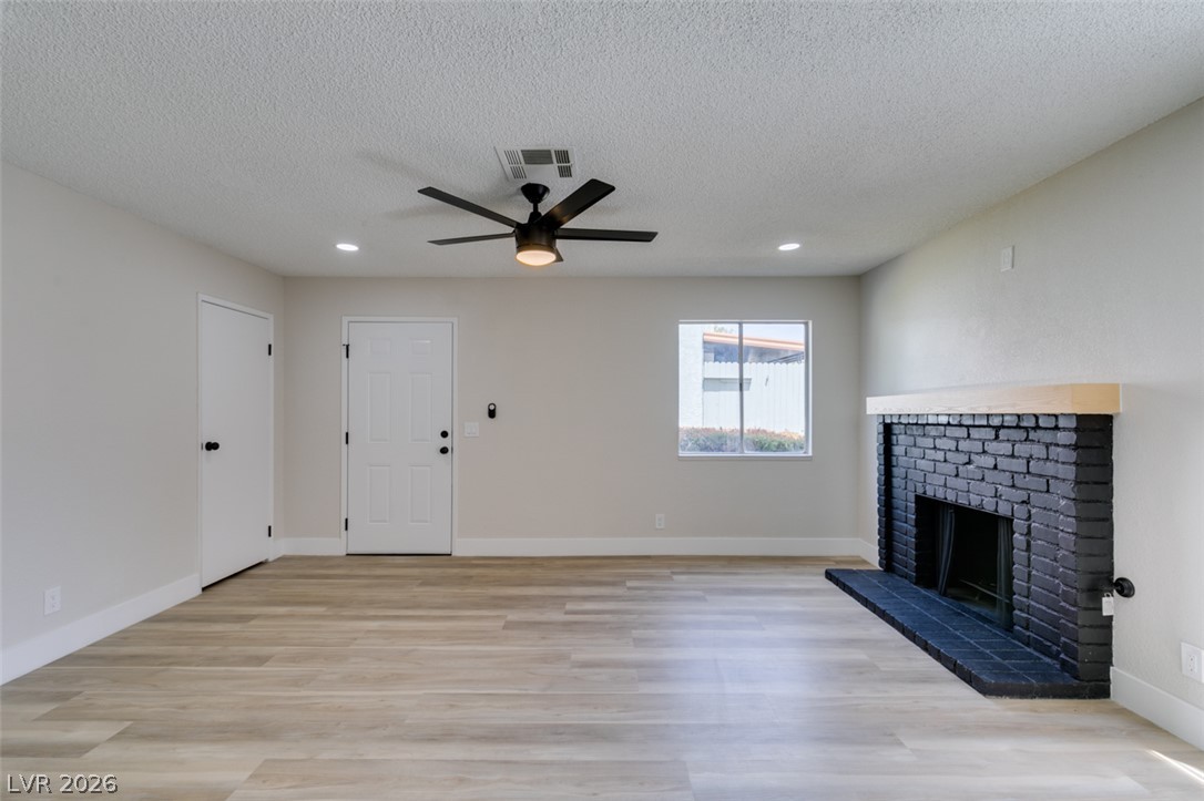 Photo 12 of 43, 3638 Villa Knolls East Drive