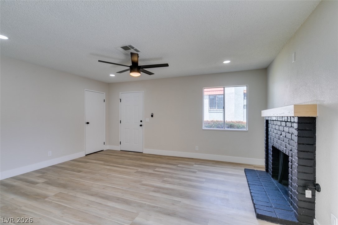 Photo 13 of 43, 3638 Villa Knolls East Drive
