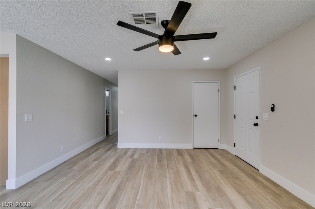 Photo 15 of 43, 3638 Villa Knolls East Drive