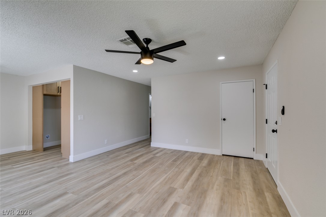 Photo 16 of 43, 3638 Villa Knolls East Drive