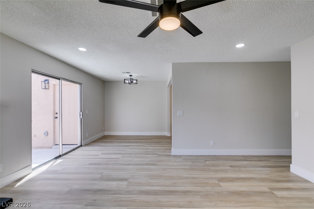 Photo 18 of 43, 3638 Villa Knolls East Drive