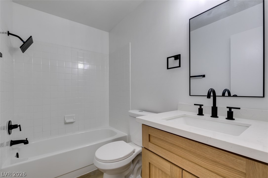 Photo 33 of 43, 3638 Villa Knolls East Drive