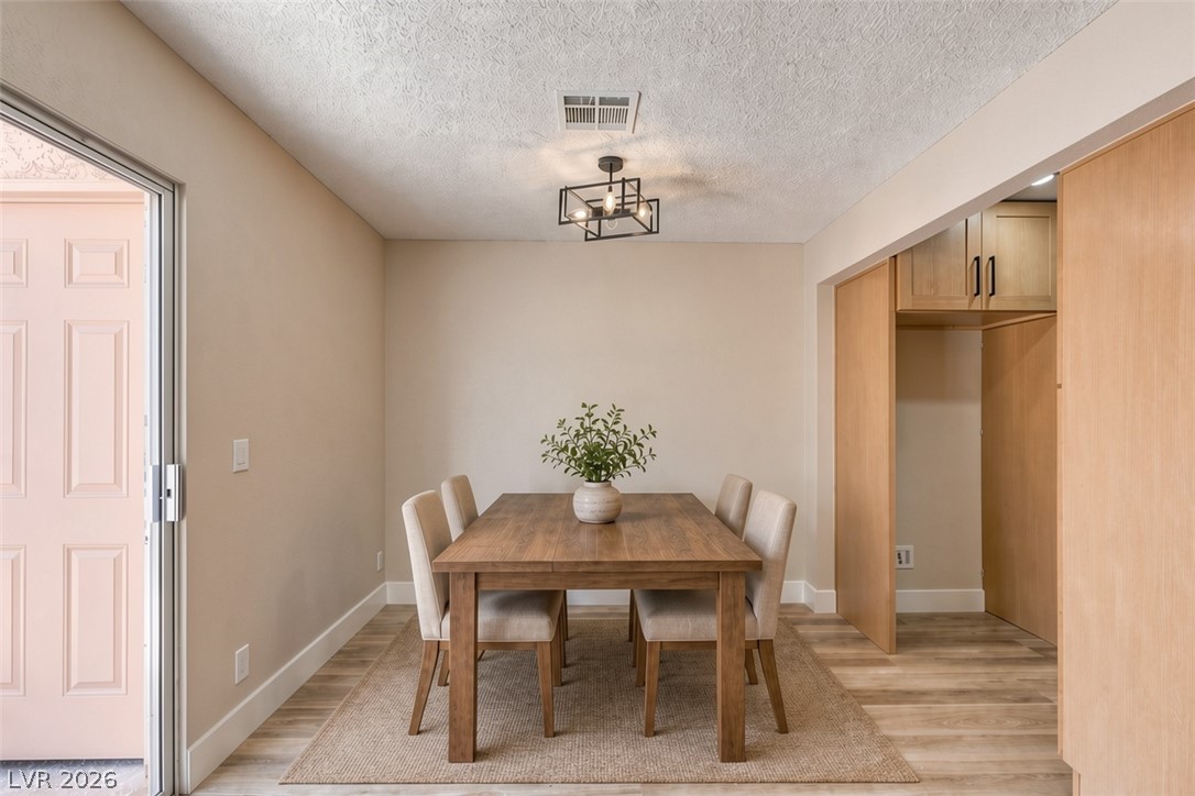 Photo 4 of 3638 Villa Knolls East Drive