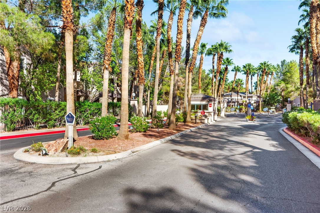 Photo 30 of 39, 5250 S Rainbow Boulevard #2033