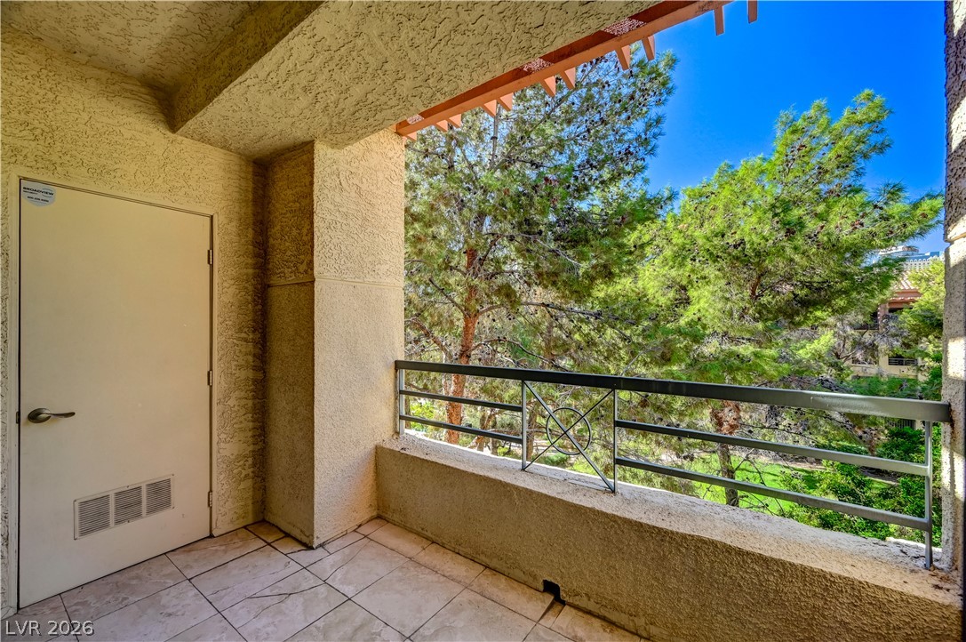 Photo 38 of 62, 230 E Flamingo Road #333