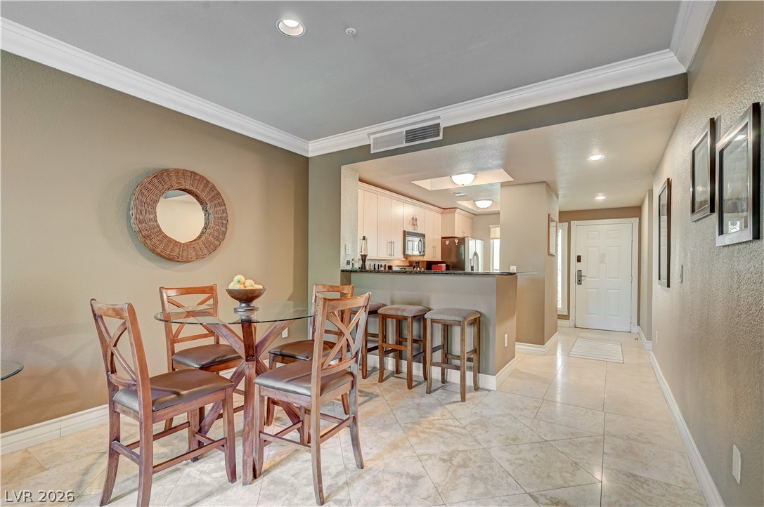 Photo 17 of 62, 230 E Flamingo Road #333