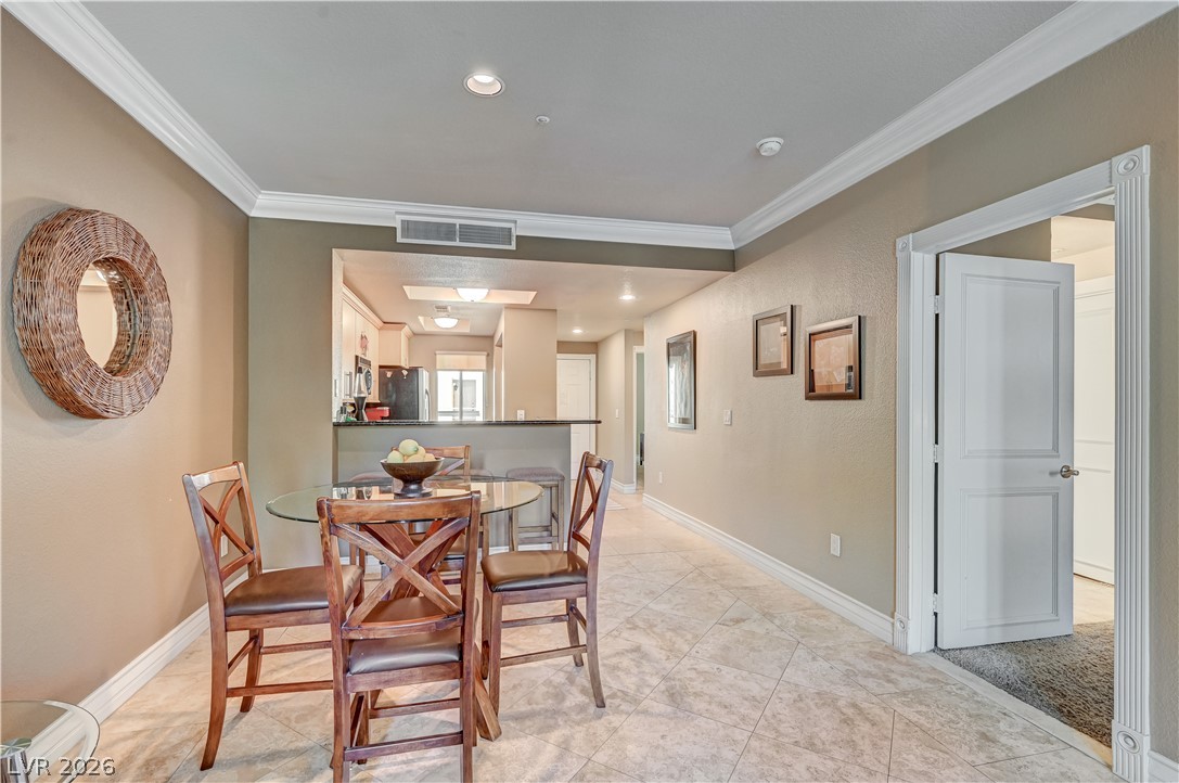 Photo 18 of 62, 230 E Flamingo Road #333