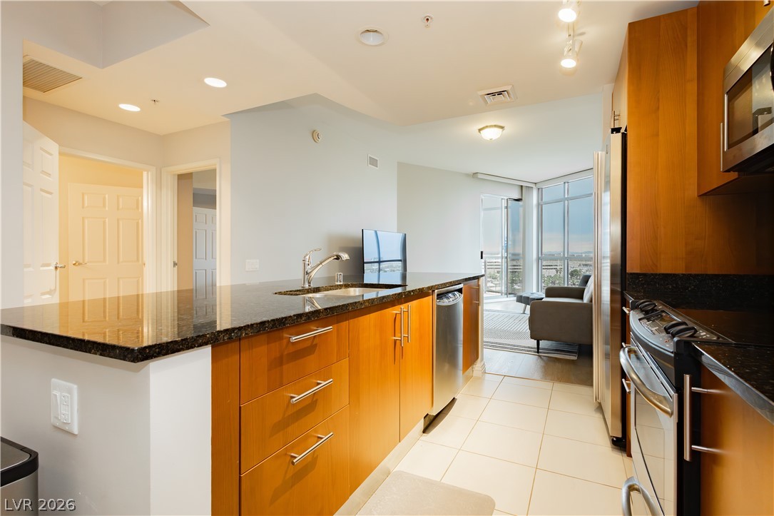 Photo 10 of 30, 200 W Sahara Avenue #910