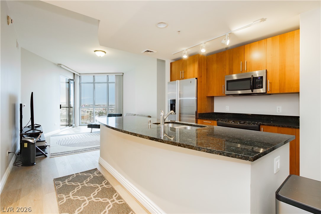Photo 11 of 30, 200 W Sahara Avenue #910