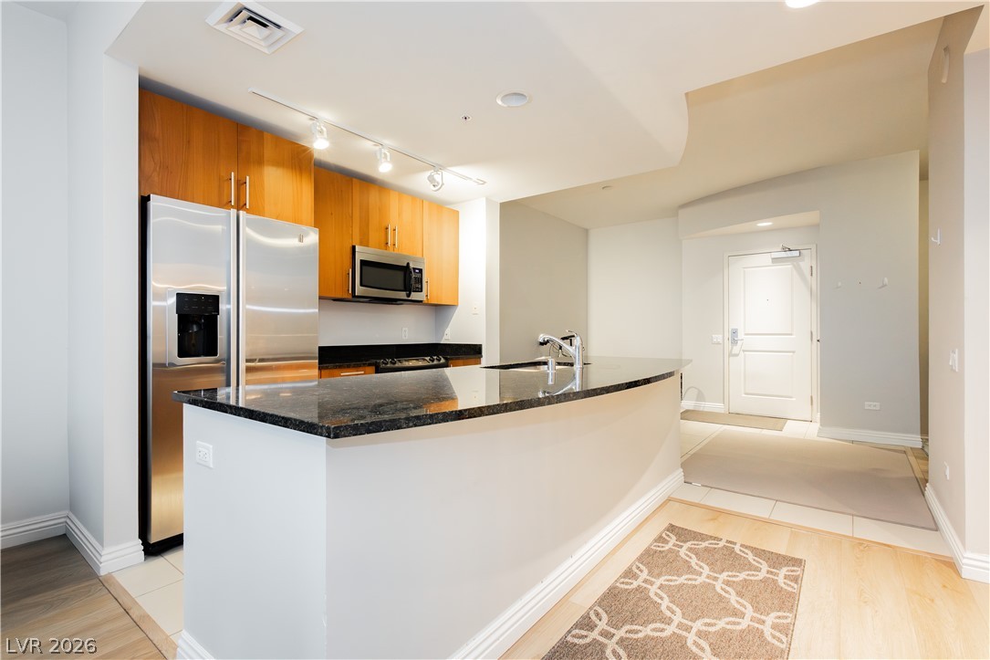 Photo 13 of 30, 200 W Sahara Avenue #910