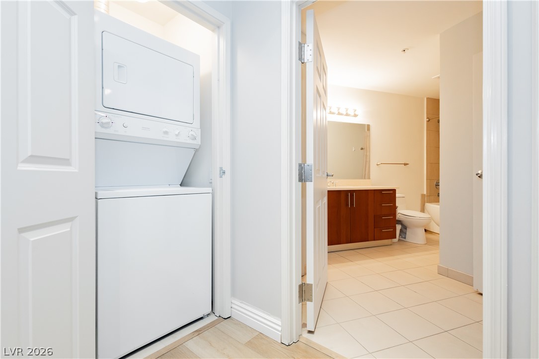 Photo 15 of 30, 200 W Sahara Avenue #910