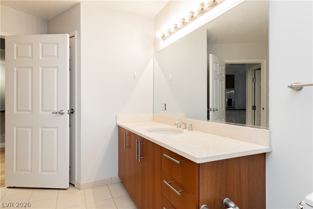 Photo 16 of 30, 200 W Sahara Avenue #910