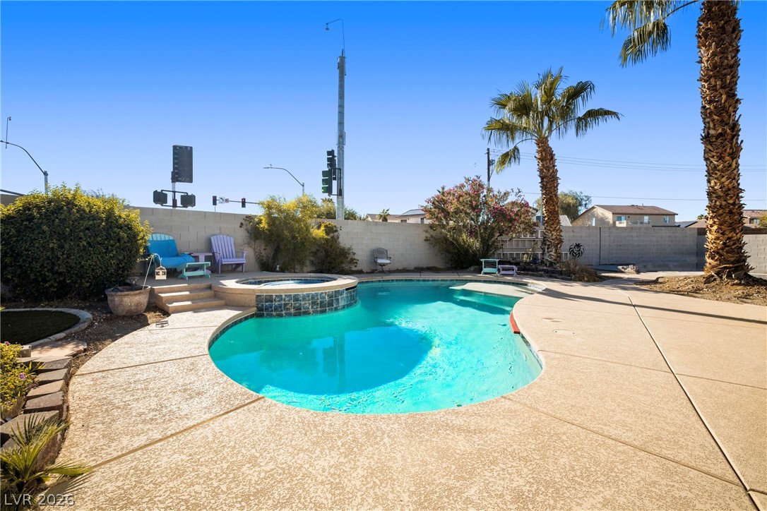 Photo 4 of 3611 Russian Olive Street