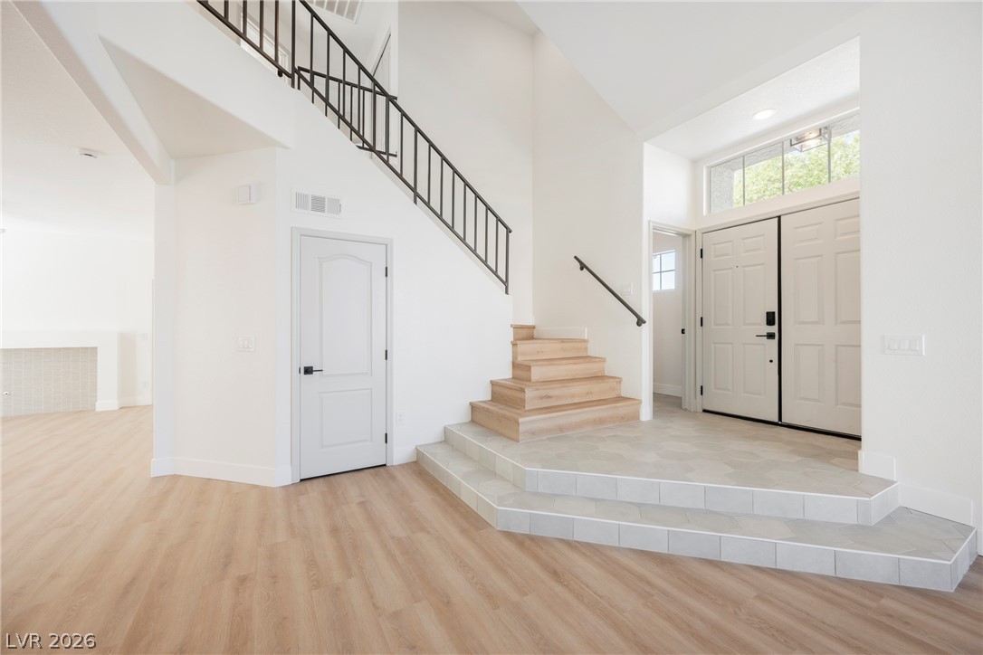 Photo 3 of 2529 Cortina Avenue