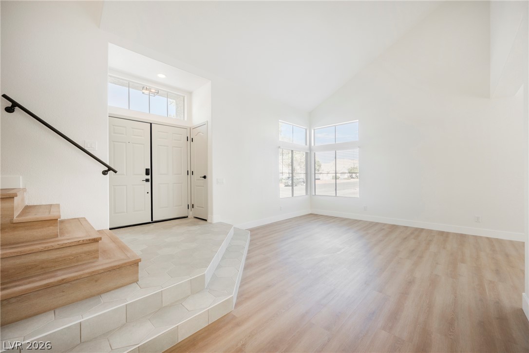 Photo 4 of 2529 Cortina Avenue