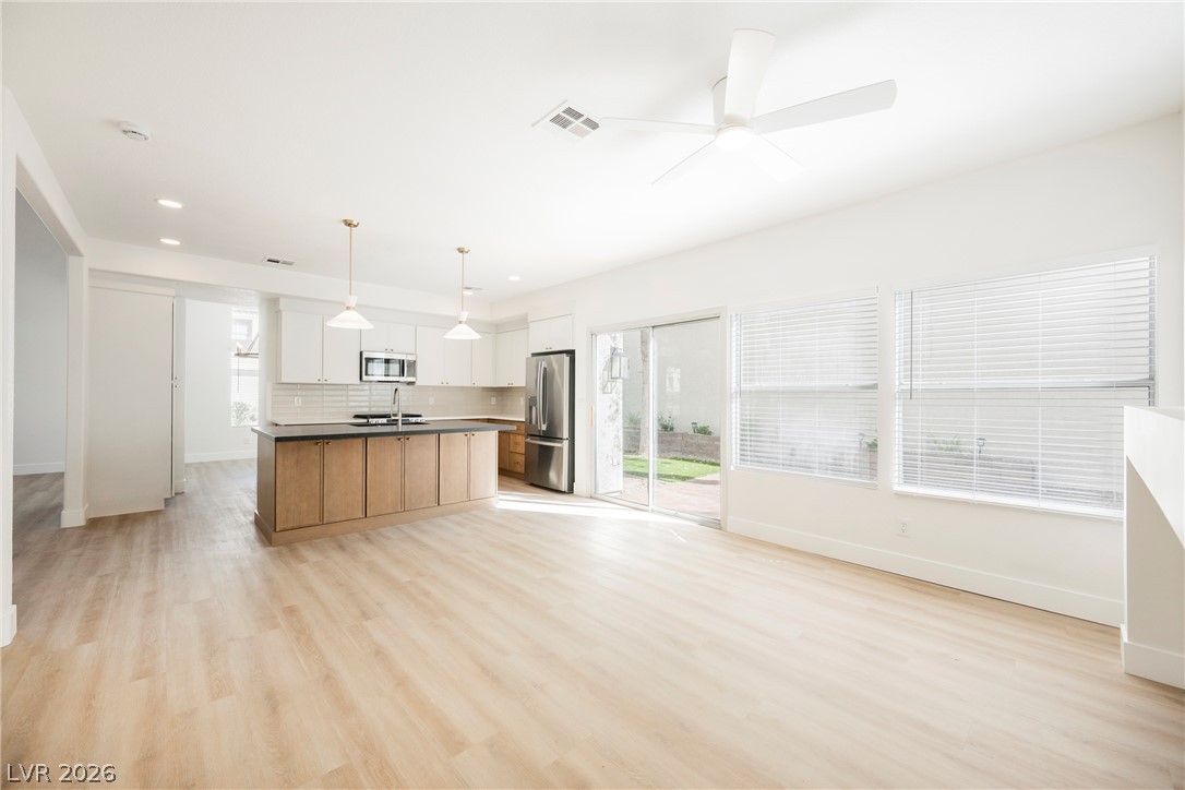 Photo 7 of 18, 2529 Cortina Avenue