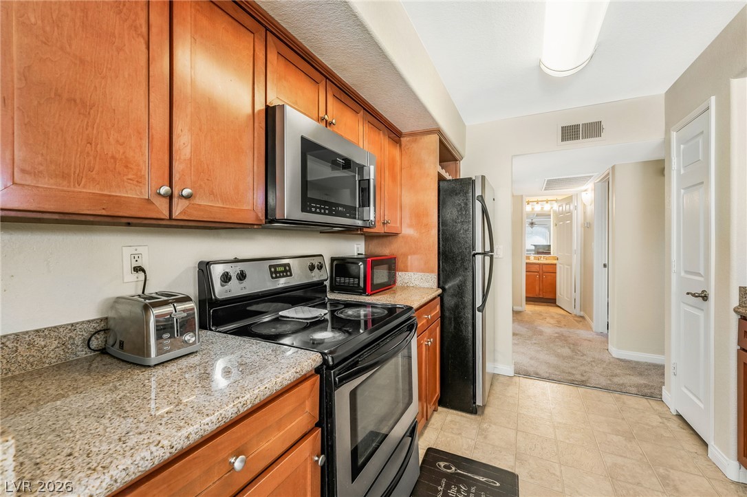 Photo 7 of 26, 4400 S Jones Boulevard #2033