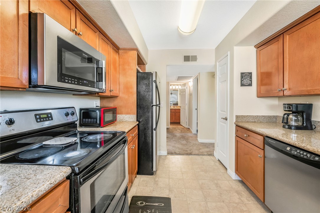 Photo 8 of 26, 4400 S Jones Boulevard #2033