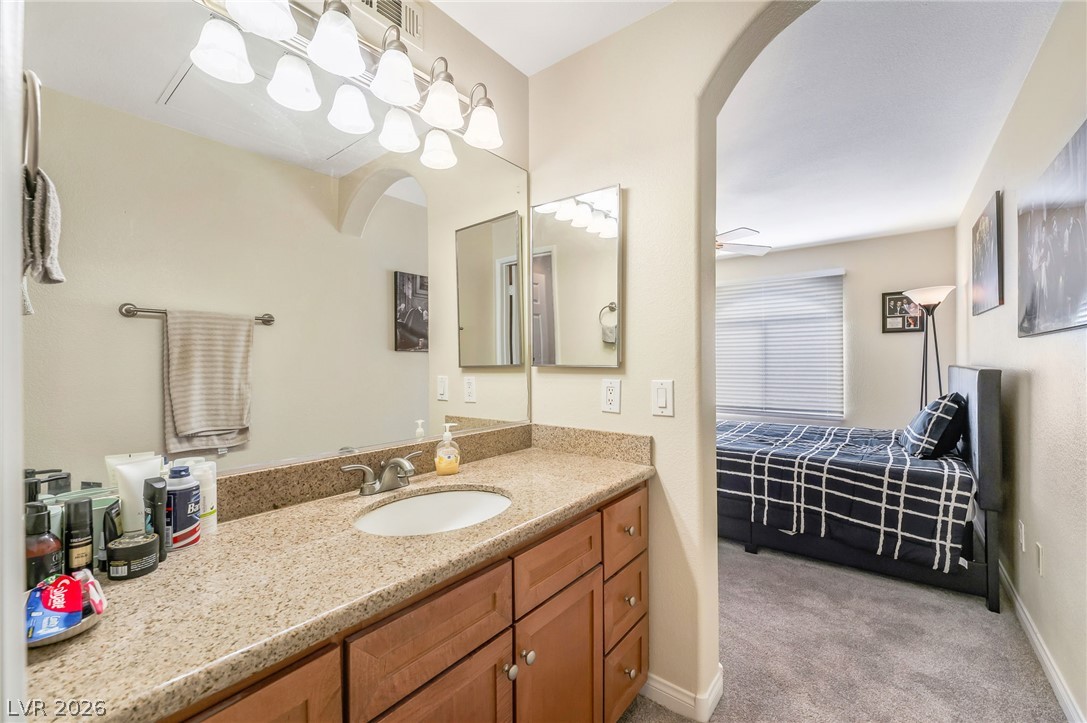Photo 14 of 26, 4400 S Jones Boulevard #2033