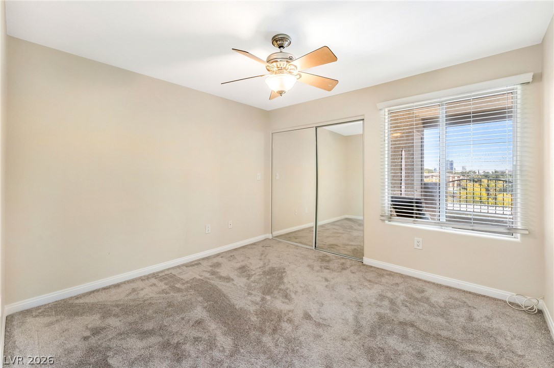 Photo 15 of 26, 4400 S Jones Boulevard #2033