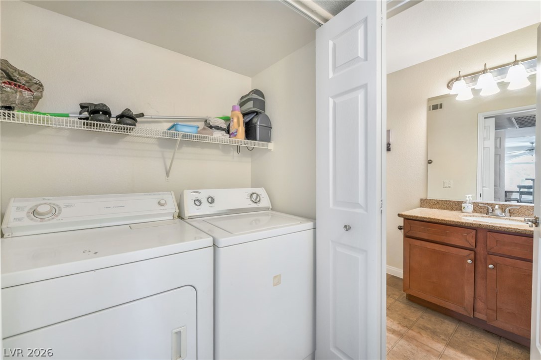 Photo 18 of 26, 4400 S Jones Boulevard #2033